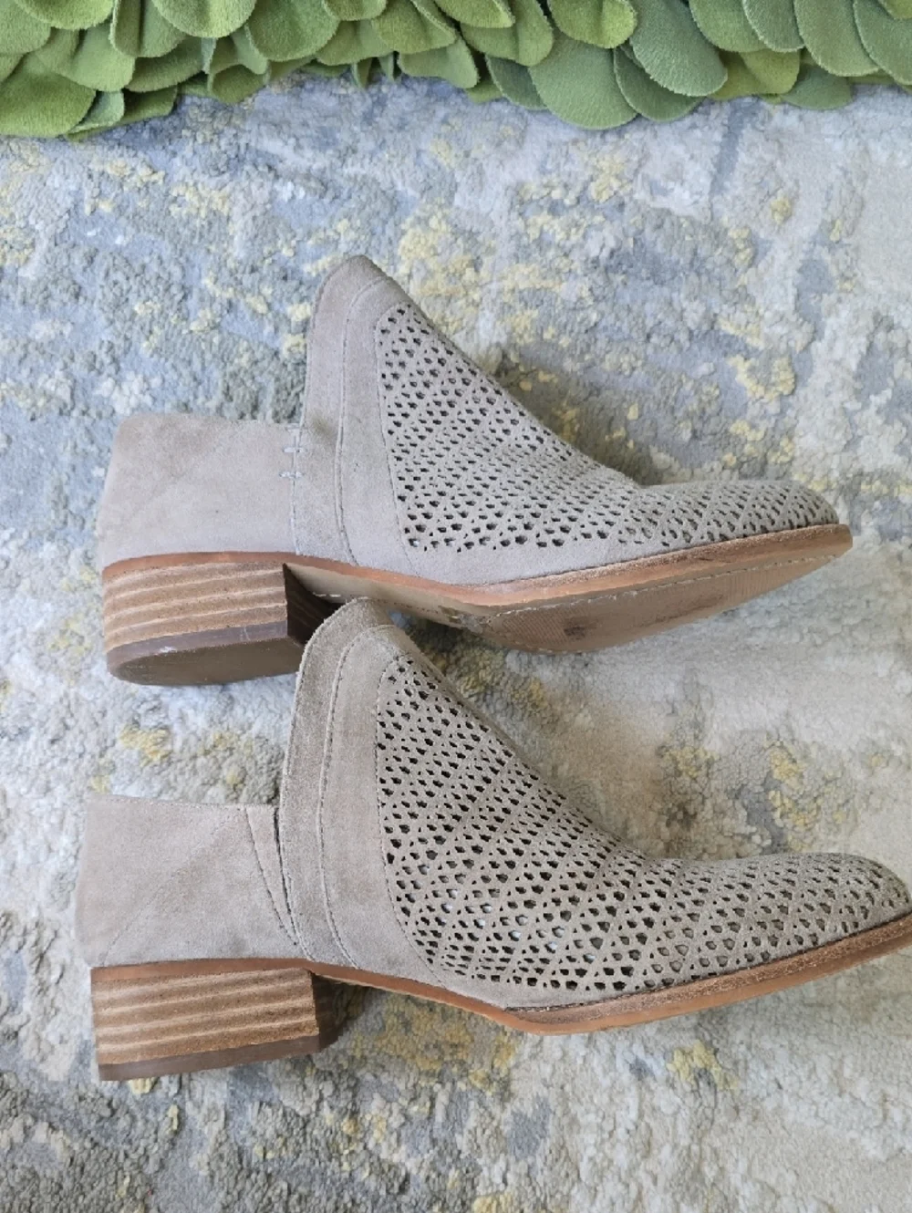 Vince Camuto Cinny's Perforated Taupe Suede Booties Women's Size 7